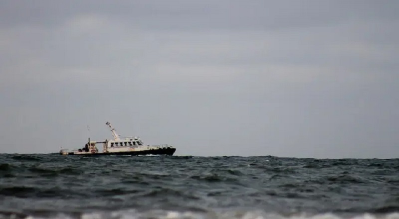 மத்திய இந்தியப் பெருங்கடலில் கவிழ்ந்த சீன மீன்பிடிக் கப்பலில் இருந்து ஏழு உடல்கள்  மீட்பு