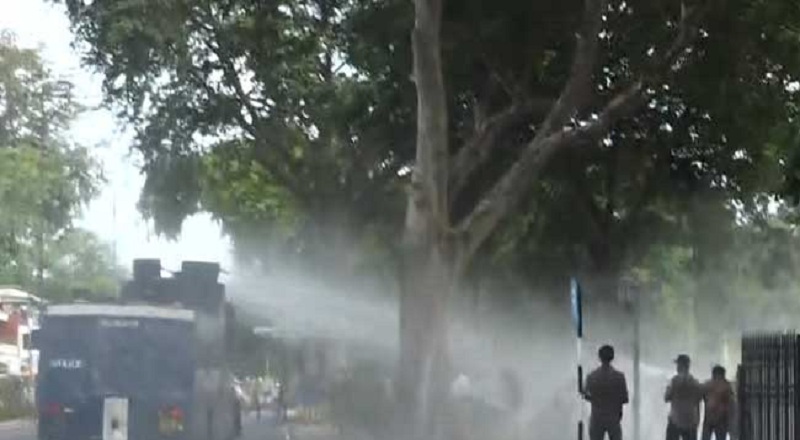 கறுப்பு ஜுலையை முன்னிட்டு ஆர்ப்பாட்டம் நடத்தியவர்கள் மீது  பொலிஸார் நீர்த்தாரை பிரயோகம்!