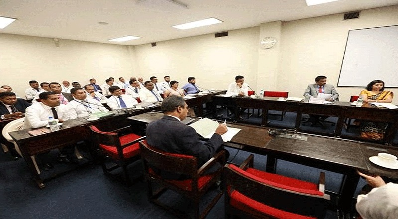 இலங்கையில் தொழிலை இழந்த மில்லியன் கணக்கான இளைஞர்கள்!