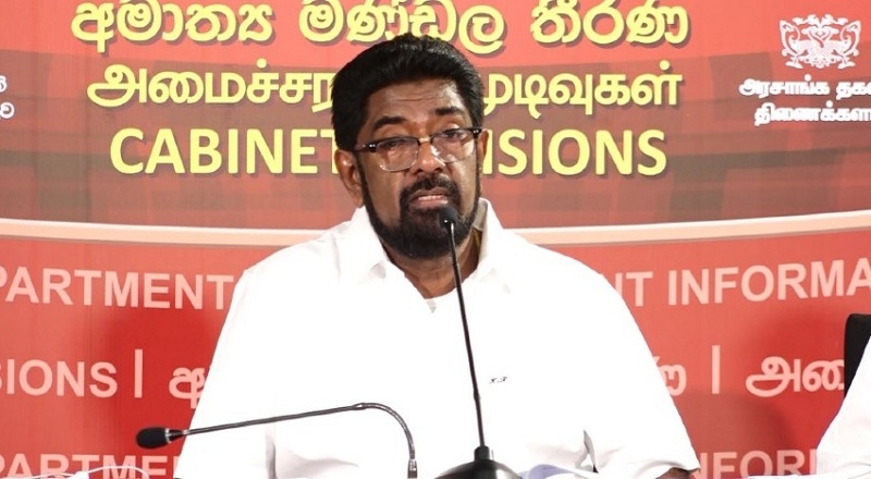 சுகாதார கொள்கையை உருவாக்க முன்னாள் சுகாதார அமைச்சர்களுடனும் கலந்துரையாட வேண்டும்!