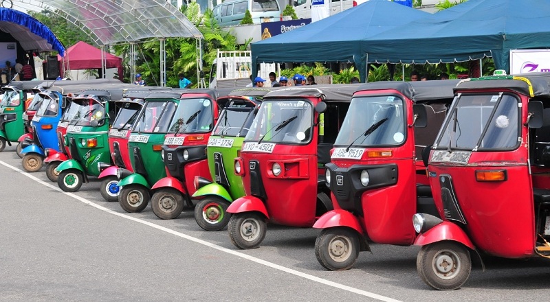 இலங்கையில் அதிர்ச்சி : முச்சக்கர வண்டியில் பயணித்த ஆவி!