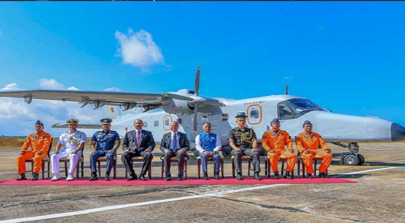 கடல்சார் கண்காணிப்பு விமானத்தை இலங்கையிடம் கையளித்த இந்தியா!
