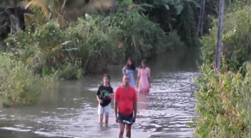 இலங்கையில் சீரற்ற வானிலையால் 71 ஆயிரத்திற்கும் மேற்பட்டோர் பாதிப்பு!