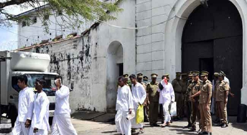 1004 கைதிகள் விடுதலைக்குள்   தமிழ்  அரசியல் கைதிகள் அடங்குவார்களா?