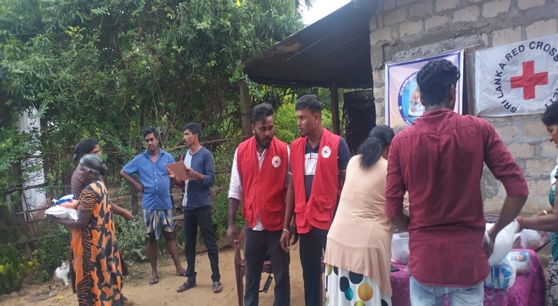 கிளிநொச்சி பரந்தன் உமையாளபுரம் மக்களுக்கு நிவாரண பொதிகள் வழங்கி வைப்பு!