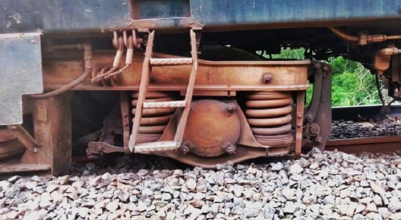 புகையிரதத்தில் மோதுண்டு இரு யானைகள் பலி : வவுனியா பகுதியில் சம்பவம்!