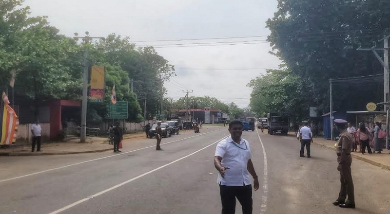 பொலிஸாரின் பாதுகாப்பு வளையத்திற்குள் வவுனியா!