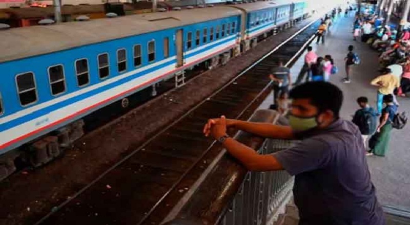 தொழில்நுட்ப கோளாறால் தாமதமாகும் ரயில் சேவைகள்!