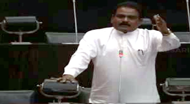 மட்டக்களப்பிலும் தலைத்தூக்கியுள்ள வாள்வெட்டு கலாச்சாரம் : முளையிலேயே கிள்ளியெறிய வேண்டும்!