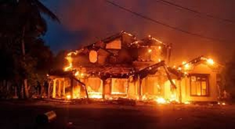 அரசியல்வாதிகளின் வீடுகளுக்கு தீவைக்கப்பட்ட விவகாரத்தால் அரசாங்கத்திற்கு 21 கோடி ரூபாய் நட்டம்!