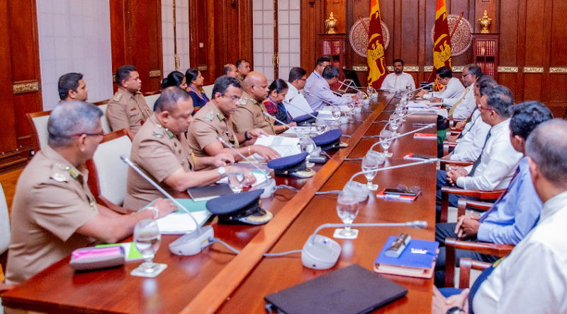 ஜனாதிபதிக்கும் மதுவரித் திணைக்கள அதிகாரிகளுக்கும் இடையில் சந்திப்பு