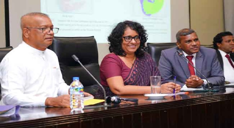 வடக்கு, கிழக்கு மக்களிடமிருந்து காணிகளை சுவீகரிக்கும் நோக்கம் இல்லை - பிரதமர்!