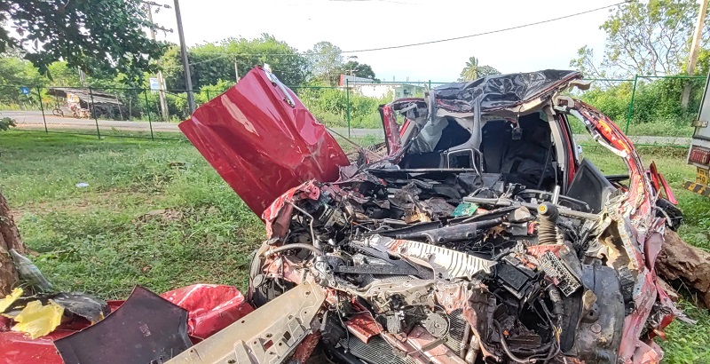 ஓமந்தையில் அதிகாலையில் கோர விபத்து! சாரதி தூங்கியதால் ஏற்பட்ட விபரீதம்
