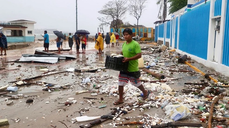 மெக்சிகோவை தாக்கிய எரிக் சூறாவளியால் இருவர் மரணம்