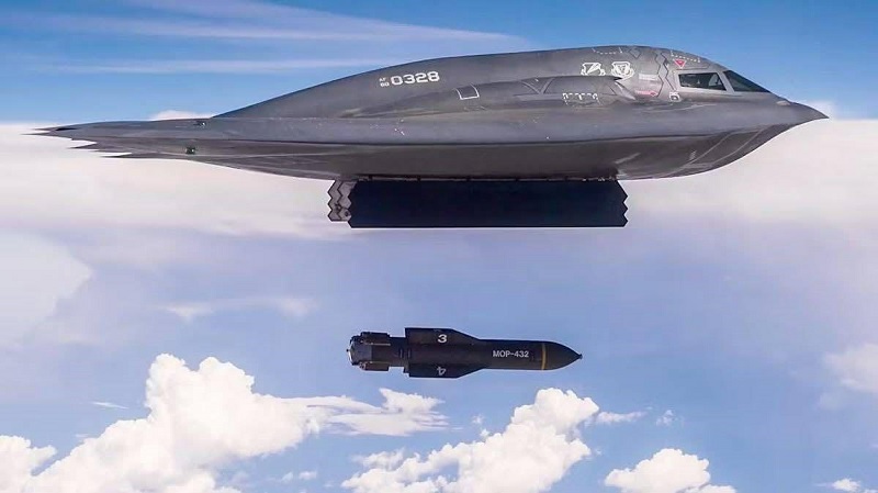 உலகளவில் பேசப்படும் ஈரானை தாக்கிய அமெரிக்காவின் B-2 விமானம்