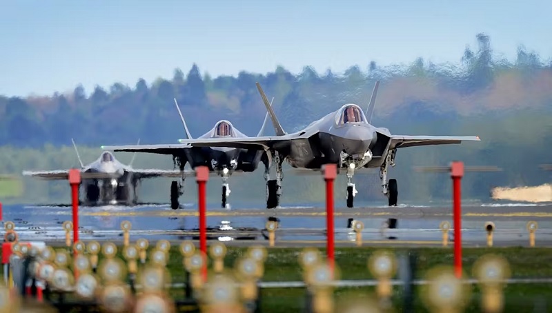 அதிக திறன் கொண்ட 12 F-35A போர் விமானங்களை வாங்கும் பிரிட்டன்