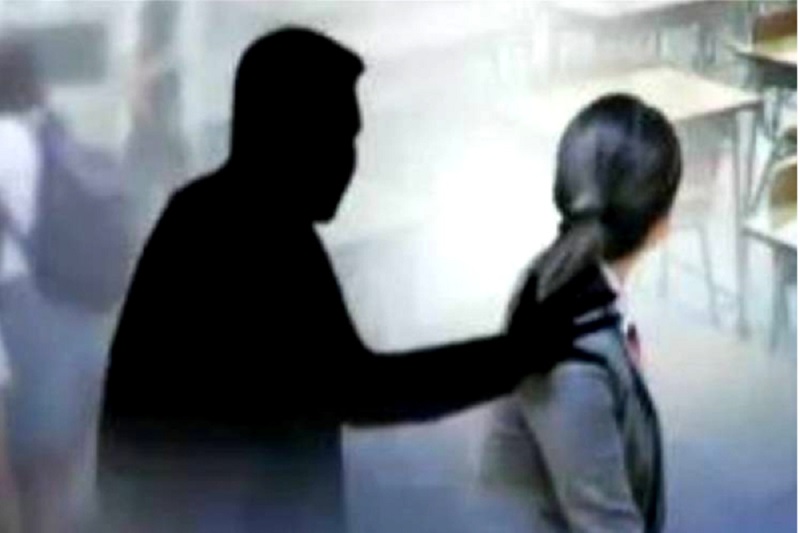 யாழில் பெண் ஆசிரியருக்கு பட்டப்பகலில் நடந்த துயர சம்பவம்!