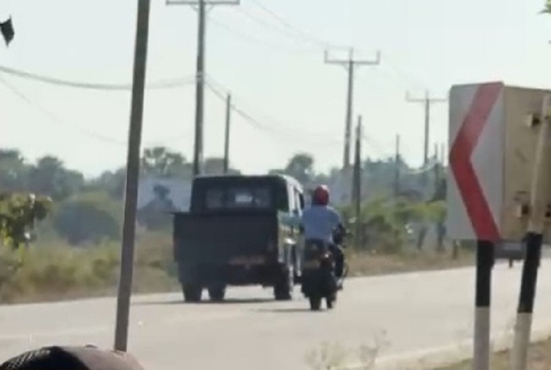 செம்மணி மனிதப் புதைகுழியை நோட்டமிடும் மர்ம வாகனம்!