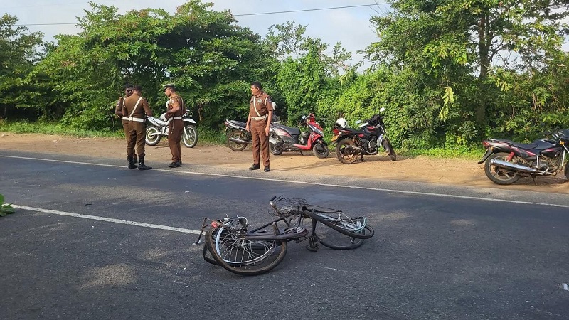 துவிச்சக்கர வண்டியில் பயணித்தவரை மோதிய கயஸ்; சம்பவ இடத்திலேயே பலியான உயிர்