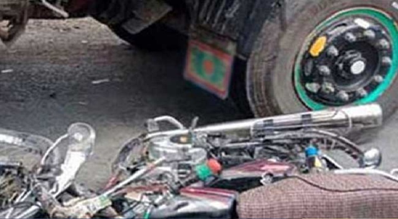 கொழும்பில் லாரியை முந்திச் செல்ல முற்பட்ட மோட்டார் சைக்கிள் ஓட்டுநர் - இறுதியில் நடந்த துயரம்!