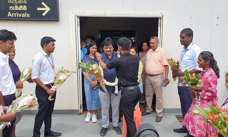 தென்னிந்திய பிரபல பாடகர் ஸ்ரீநிவாஸ் உள்ளிட்ட குழுவினர் யாழ் வருகை!