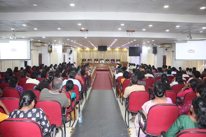 யாழில் நடைபெற்ற மாணவரக்ளுக்கான வட்டியில்லா கடன் திட்டம் தொடர்பான விழிப்புணர்வு நிகழ்வு