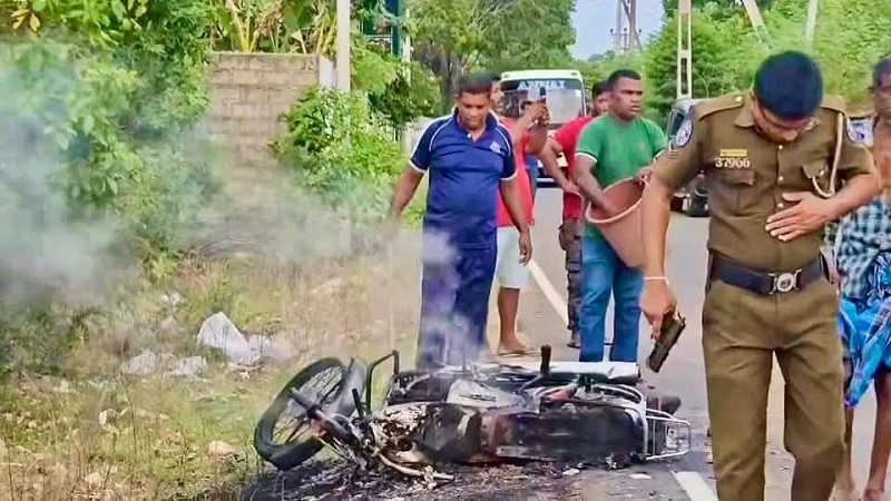 வட்டுக்கோட்டை மூளாய் பகுதியில் இரு குழுக்கள் இடையே மோதல்