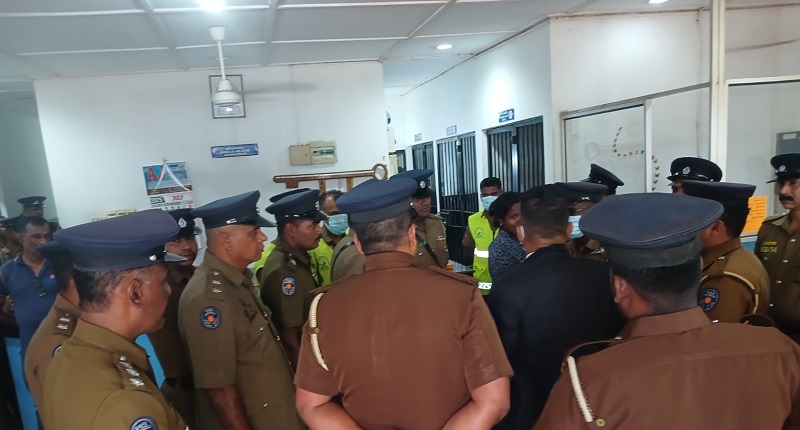 கிளிநொச்சி பொலிஸ் நிலையத்தில் தடுத்து வைக்கப்பட்டிருந்தவர் தூக்கில் தொங்கி உயிர்மாய்ப்பு!