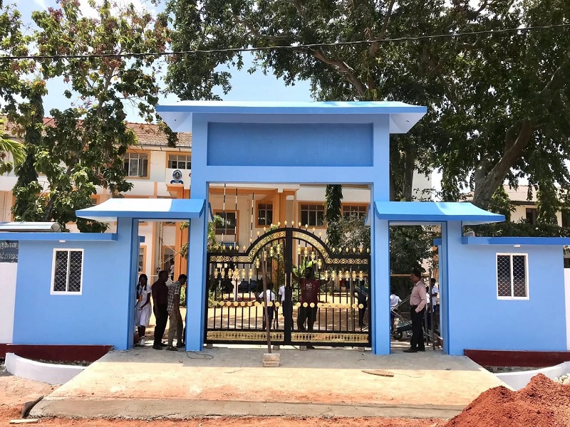 கிளிநொச்சியில் முருகானந்தா கல்லூரியின் அலங்கார நுழைவு வாயில் திறப்பு விழா