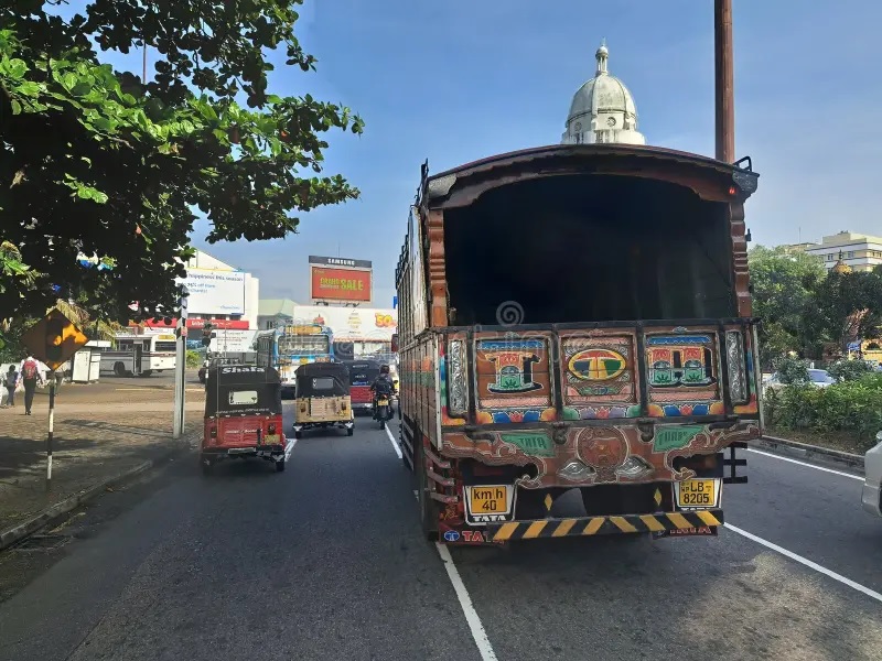 கிளிநொச்சியில் பாடசாலை நேரங்களில் கனரக வாகனங்களுக்கு அனுமதி மறுப்பு