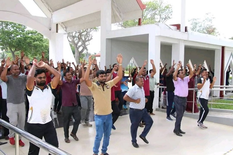 விளையாட்டு வாரத்தையொட்டி கிளிநொச்சி மாவட்ட செயலகத்தில் நடைபெற்ற உடற்பயிற்சி நிகழ்ச்சி
