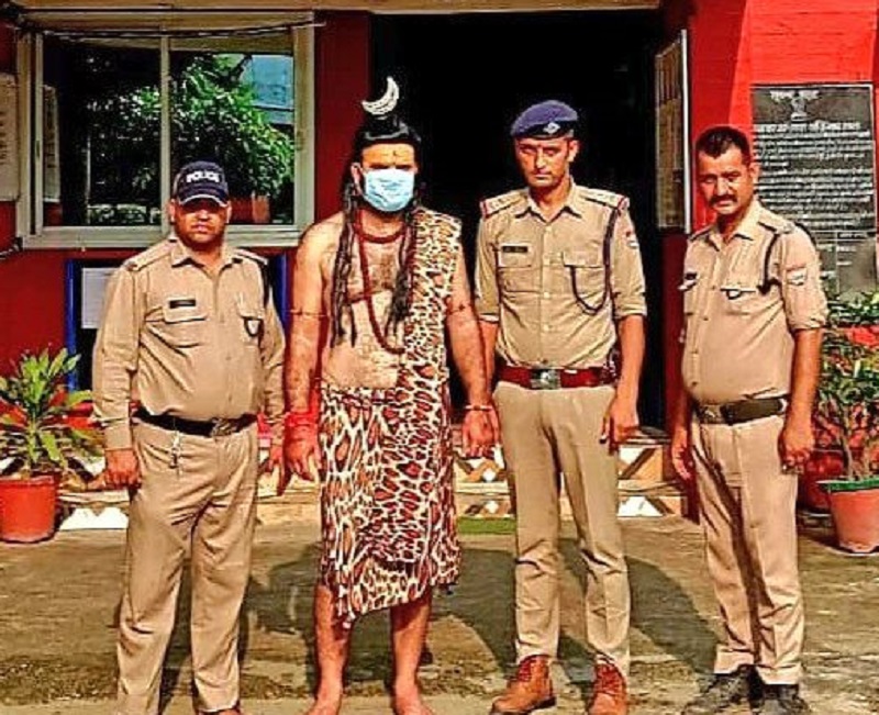 சிவபெருமான் வேடமணிந்து சிறுமியை பாலாத்காரம் செய்த இளைஞன்!