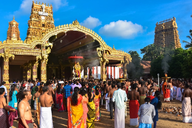 நல்லூர் ஆலயத்திற்கு செல்வோருக்கு பொலிஸார் விடுத்துள்ள விசேட அறிவிப்பு!