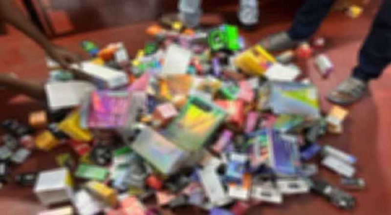 பயன்படுத்த தடை செய்யப்பட்ட 3.5 மில்லியன் மதிப்புள்ள இ-சிகரெட்டுகளுடன் ஒருவர் கைது!
