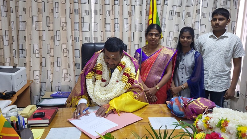 கிளிநொச்சி மாவட்ட அரசாங்கதிபர் தனது கடமைகளை பொறுப்பேற்றார்!