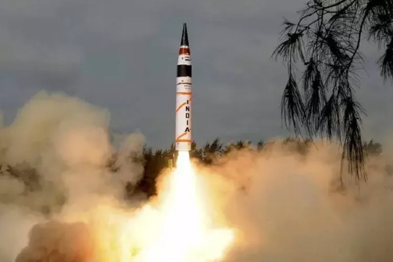 அக்னி-5 ஏவுகணை சோதனையை வெற்றிகரமாக நடத்திய இந்தியா