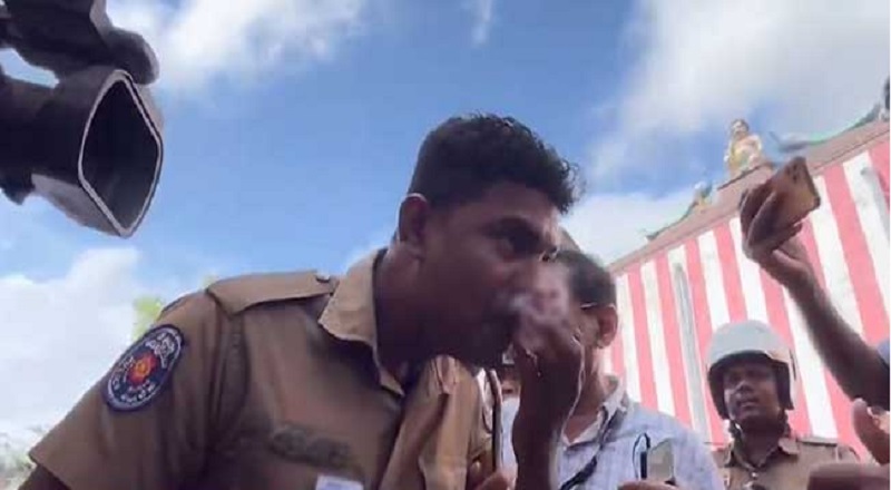 கோட்டை நீதவான் நீதிமன்றத்திற்கு அருகில் நடத்த போராட்டத்தில் பொலிஸாரை தாக்கிய நபர் கைது!