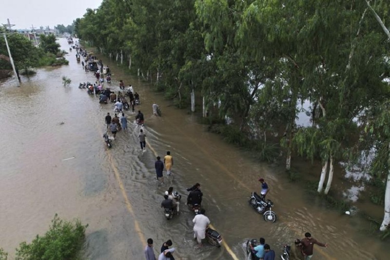 பாகிஸ்தான் கனமழை மற்றும் வெள்ளம் - 250,000 மக்கள் வெளியேற்றம்