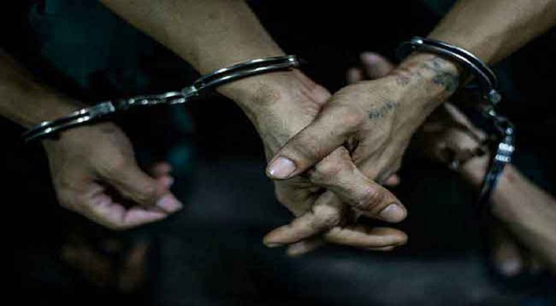 இலஞ்சம் பெற முயன்ற குற்றச்சாட்டில் கலால் அலுவலக அதிகாரிகள் மூவர் கைது!