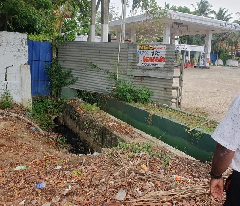 கிளிநொச்சியில் மலக்கழிவுடன் கூடிய குழாய் குடிநீர் விநியோகம்