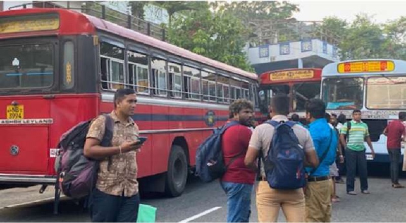 பலாங்கொடையில் மூன்று பேருந்துகள் மோதி விபத்து! பல குழந்தைகள் காயம்!