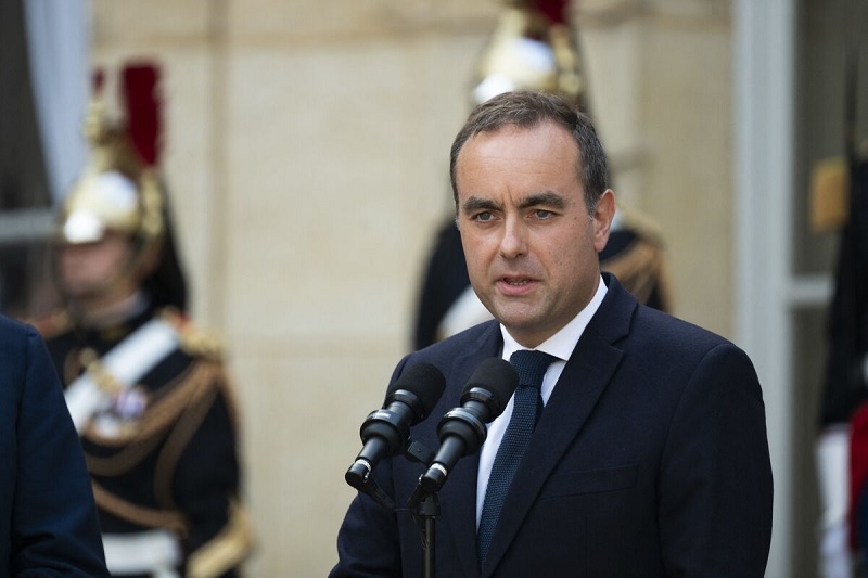 பிரான்சில் முன்னாள் அமைச்சர்களுக்கான அனைத்து கொடுப்பனவுகளையும் நிறுத்த நடவடிக்கை