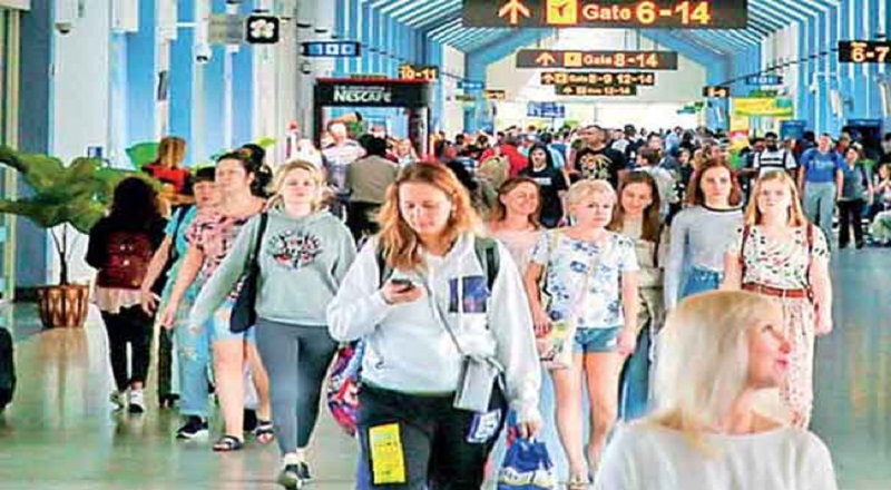 இலங்கைக்கு படையெடுக்கும் சுற்றுலா பயணிகள்!