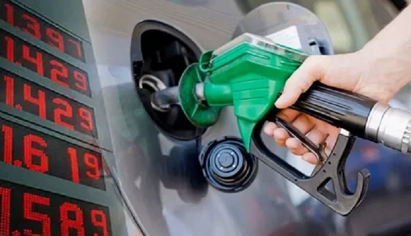 எரிபொருள்  விலைகள் நள்ளிரவு முதல் குறைப்பு!