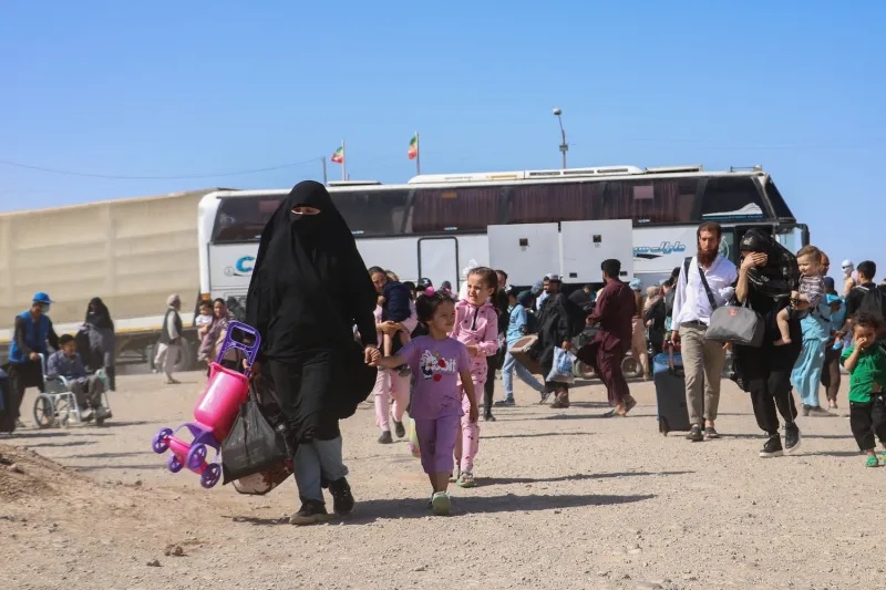 அமெரிக்காவில் இருந்து நாடு கடத்தப்படும் 400க்கும் மேற்பட்ட ஈரானியர்கள்