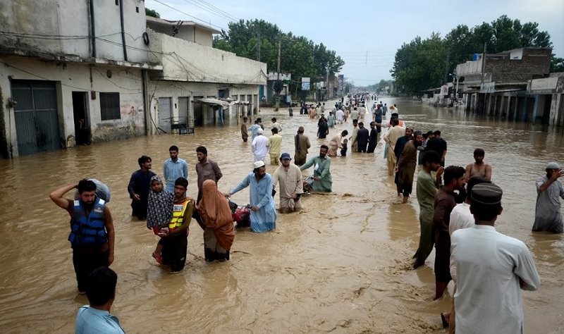 பாகிஸ்தான் கனமழை வெள்ளப்பெருக்கு - 1006 பேர் மரணம்