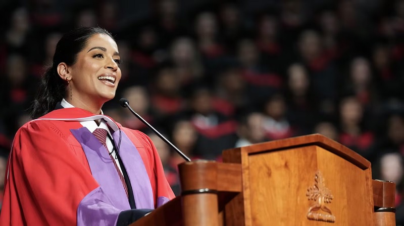 கனடாவில் இந்திய வம்சாவளி பெண்ணுக்கு முனைவர் பட்டம் வழங்கி கௌரவிப்பு