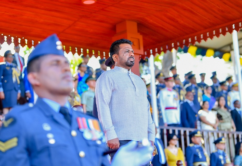 தொழில்முறை பொறுப்பை முறையாக நிறைவேற்றும் ஒரு அரச சேவை நாட்டுக்கு அவசியம்! ஜனாதிபதி