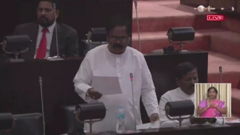மன்னாரில்  சுகாதாரத் திட்டம் ஏன் நிறுத்தப்பட்டது? சபையில் சிறிதரன் கேள்வி
