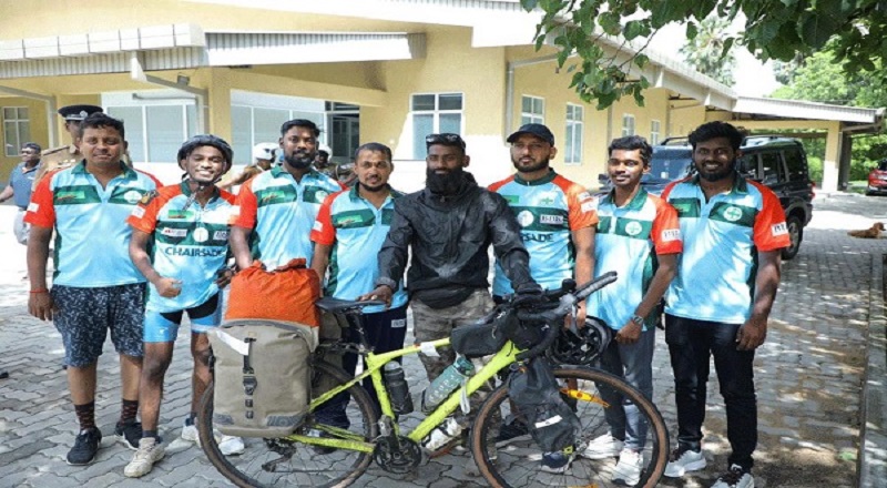 பிரான்ஸில் இருந்து 10000 KM பயணம் செய்து யாழ்ப்பாணத்தை வந்தடைந்த இளைஞர்!